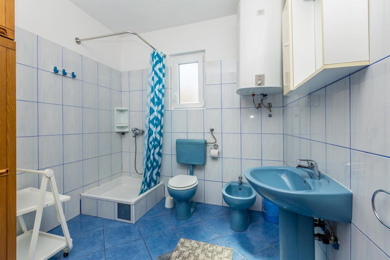 Private Accommodation Stara Baška Kültér fotó