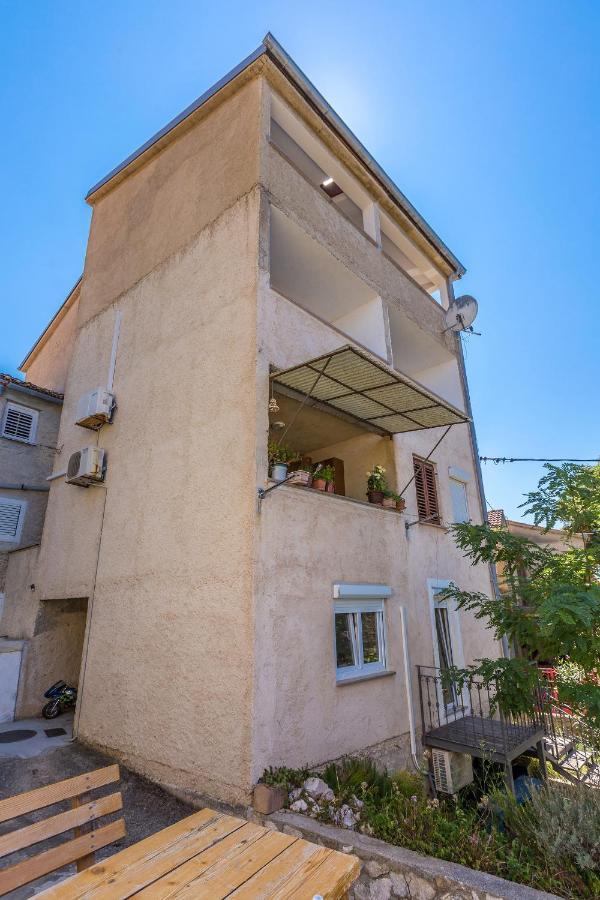 Private Accommodation Stara Baška Kültér fotó