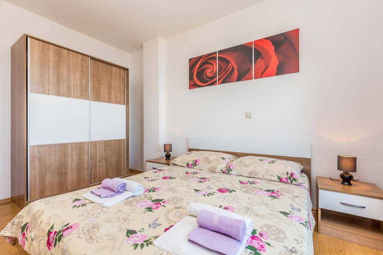 Private Accommodation Stara Baška Kültér fotó