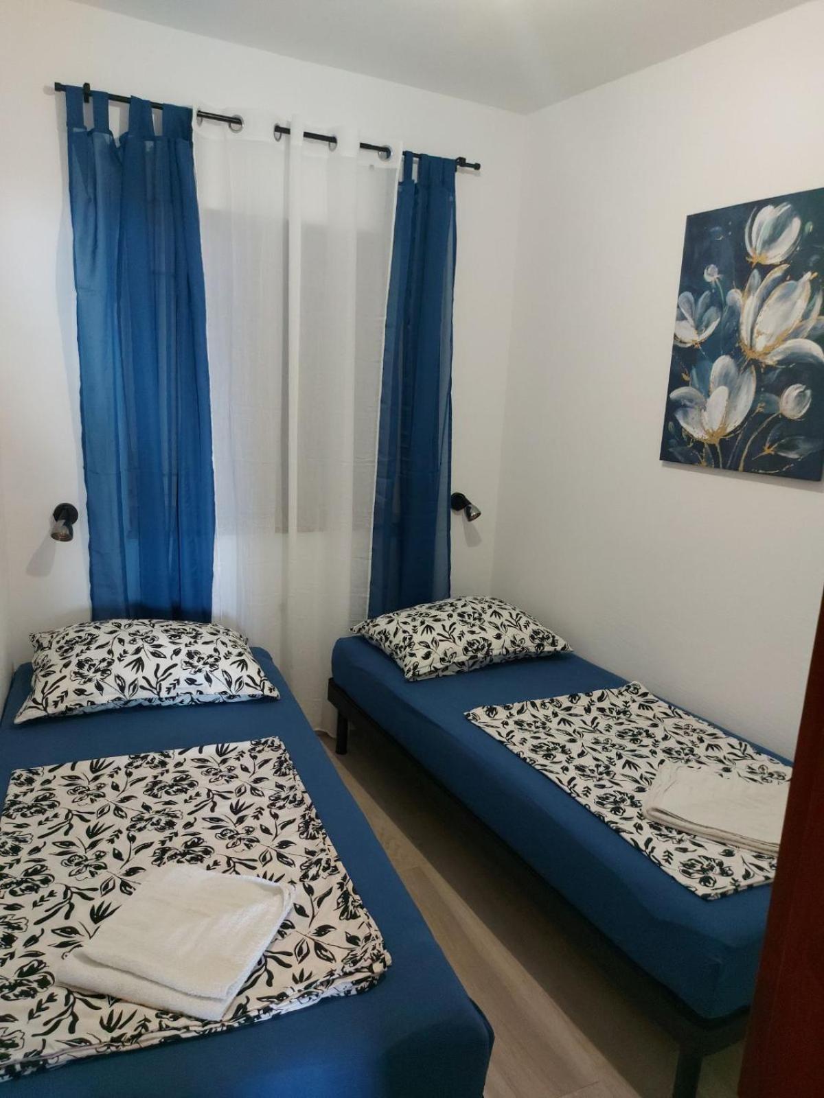 Private Accommodation Stara Baška Kültér fotó